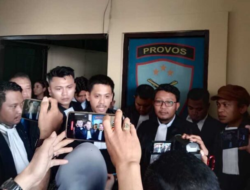 Solidaritas Meledak! Ratusan Advokat Kepung Polrestabes Demi Wawan Nur Rewa