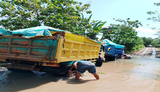 Terang-Terangan Tambang 'Ilegal' Beroperasi, Hukum Diam Seribu Bahasa!