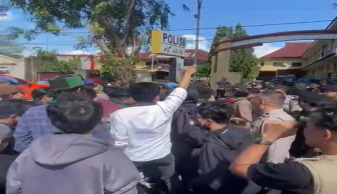 Himpunan Mahasiswa Islam (HMI) Cabang Butta Salewangang Maros melontarkan tuduhan keras terhadap aparat Kepolisian Resor Maros.